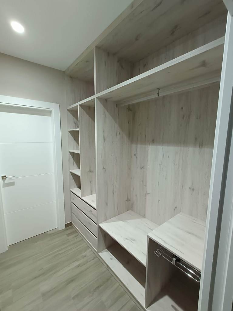 Armario o vestidor a medida de Muebles Carrascosa