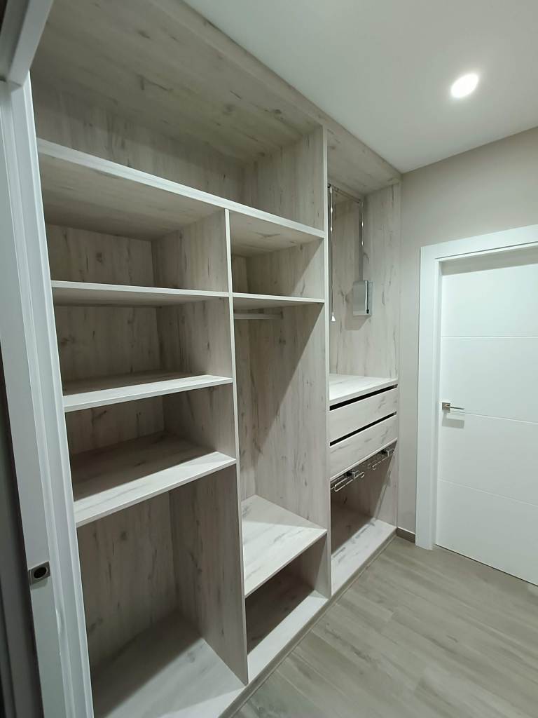 Armario o vestidor a medida de Muebles Carrascosa