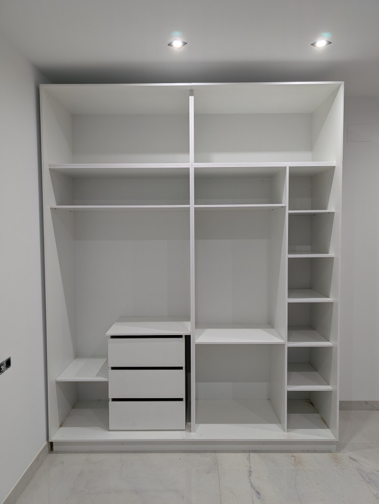 Armario o vestidor a medida de Muebles Carrascosa