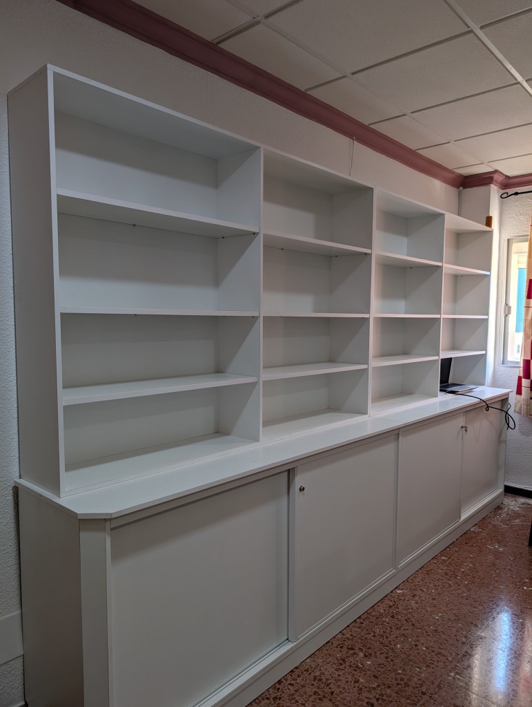 Estanterias y muebles a medida
