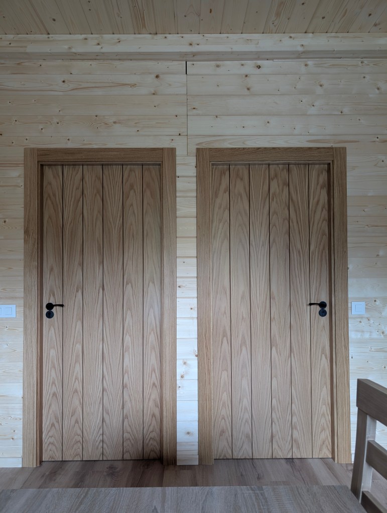 Puerta de madera a medida de Muebles Carrascosa